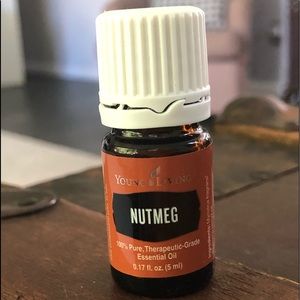 NUTMEG ESSENTIAL OIL